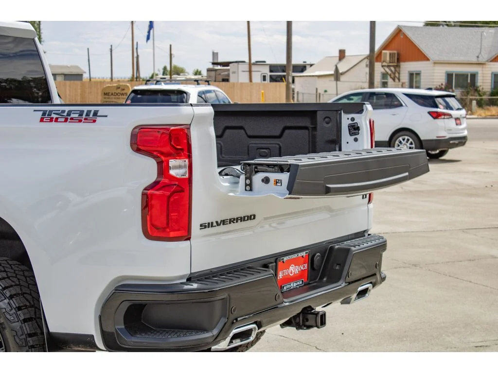 New 2026 Summit White Chevrolet LT Trail Boss image 10
