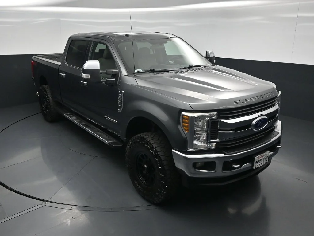 Used 2019 Gray Ford XLT image 32