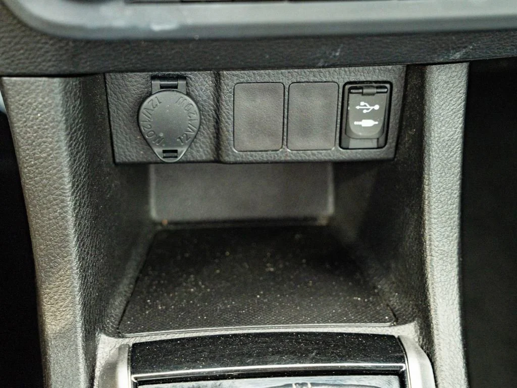 Used 2015 Slate Metallic Toyota LE image 35
