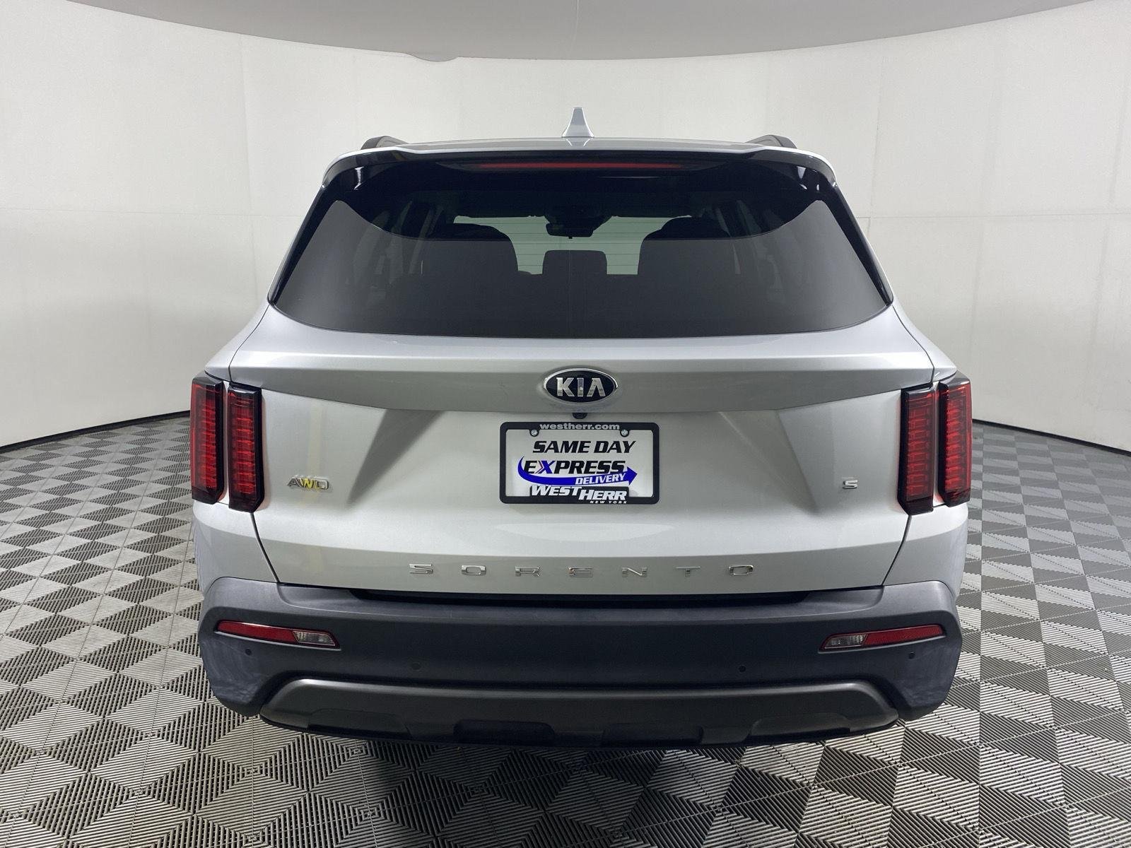 Used 2021 Sparkling Silver Kia S image 7