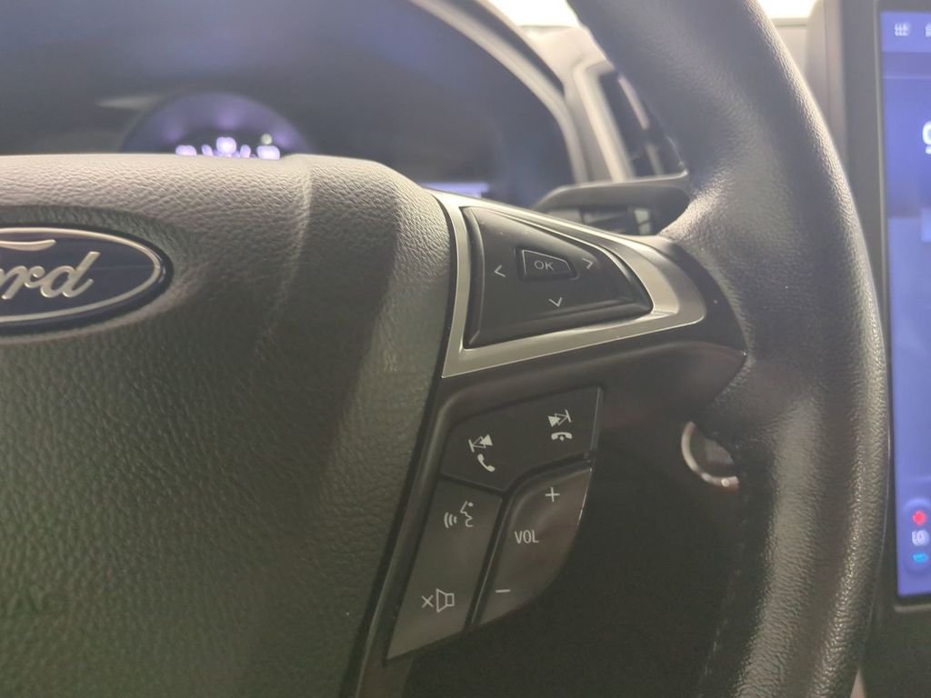 Used 2022 White Ford SEL image 33