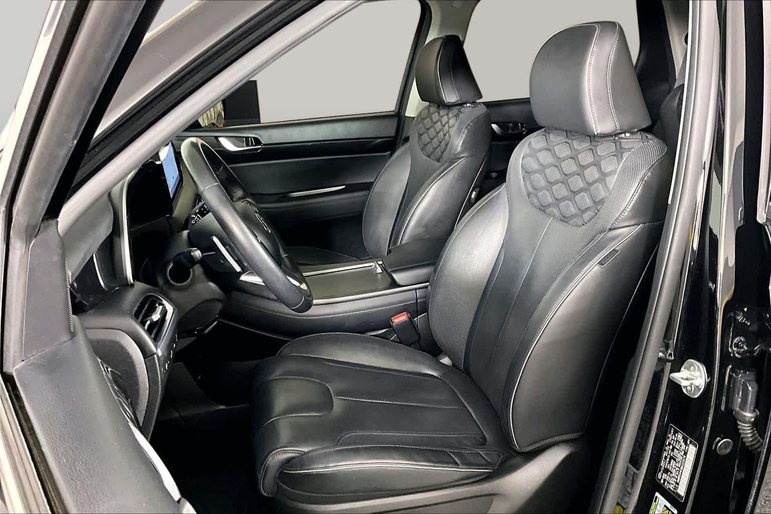Used 2021 Becketts Black Hyundai Limited image 8