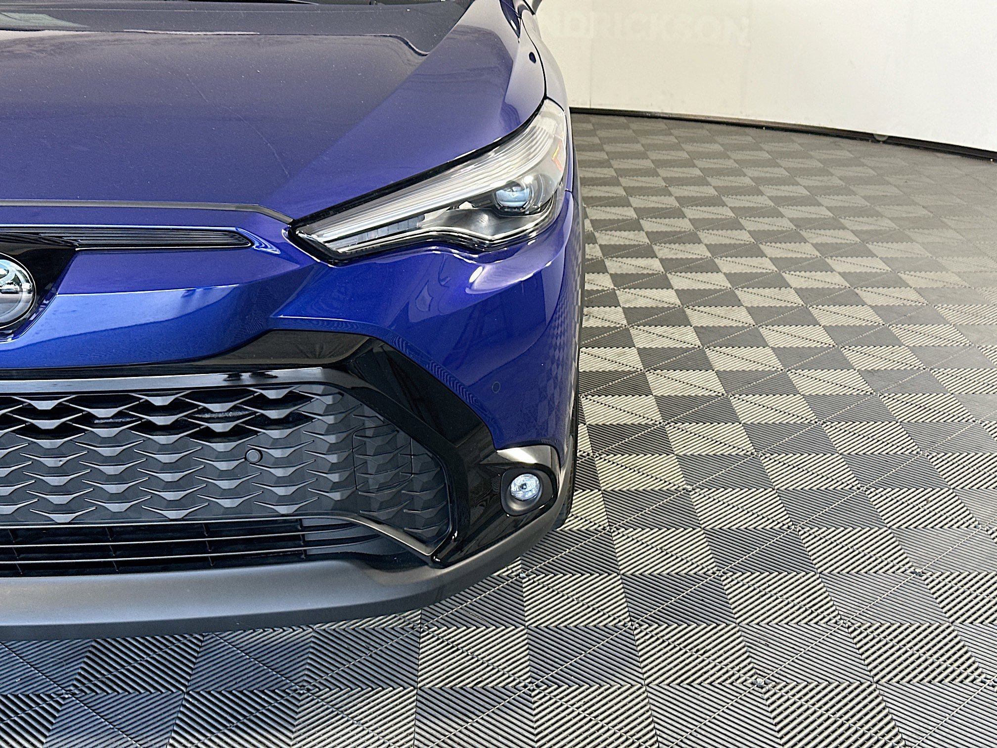 Used 2025 Blue Toyota Hybrid XSE image 9
