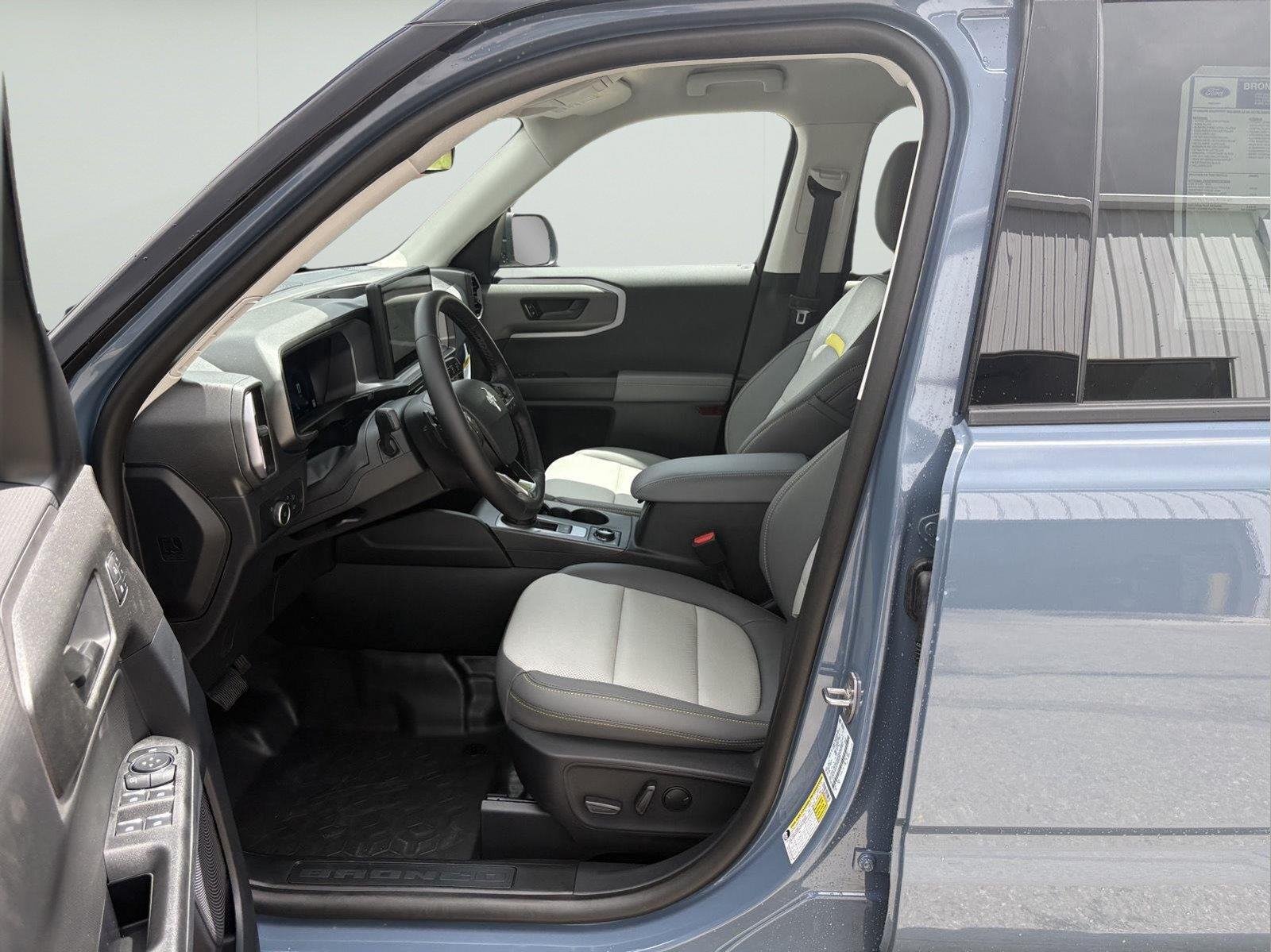 New 2026 Azure Gray Metallic Tri-Coat Ford Badlands image 8