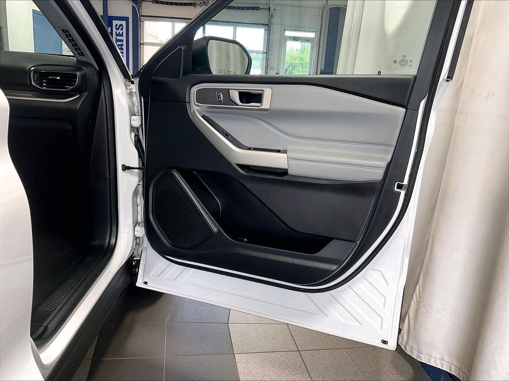 Used 2021 Oxford White Ford XLT image 12