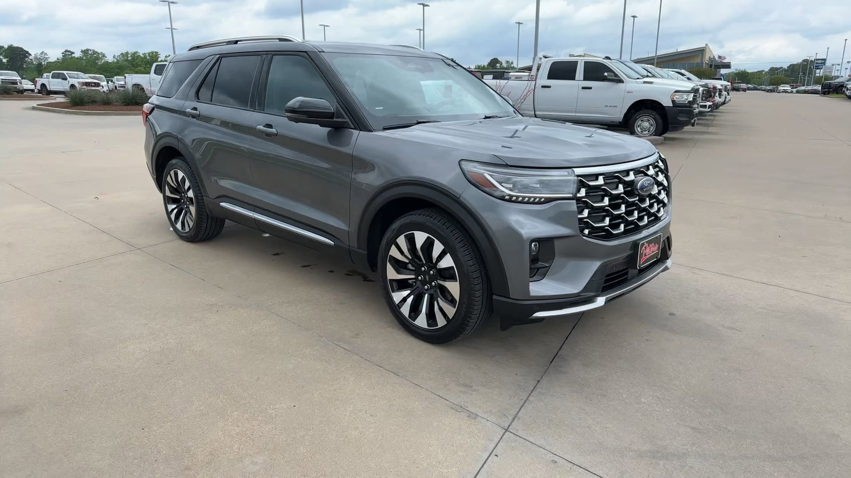 Used 2025 Gray Metallic Ford Platinum image 3