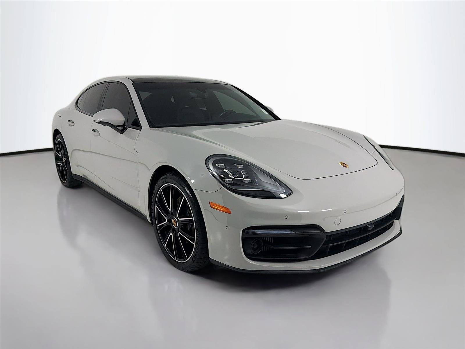 Certified Used 2023 Chalk Porsche Platinum Edition image 31