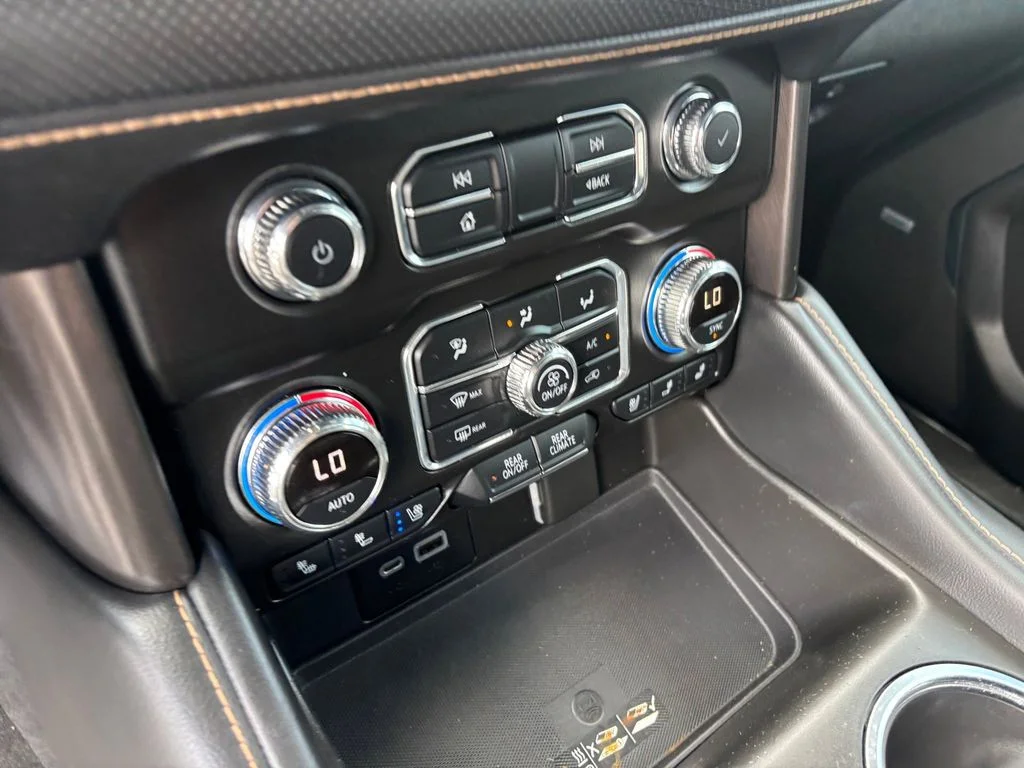 Used 2022 Black GMC AT4 image 17
