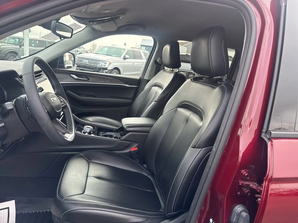 Used 2023 Red Jeep Limited image 6