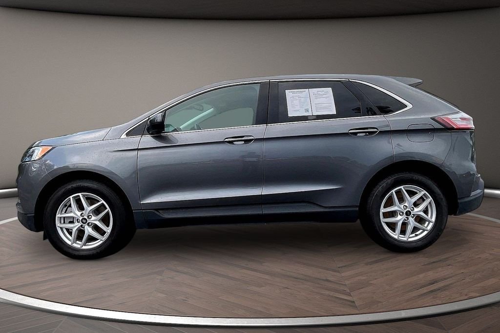 Used 2024 Gray Ford SEL image 8