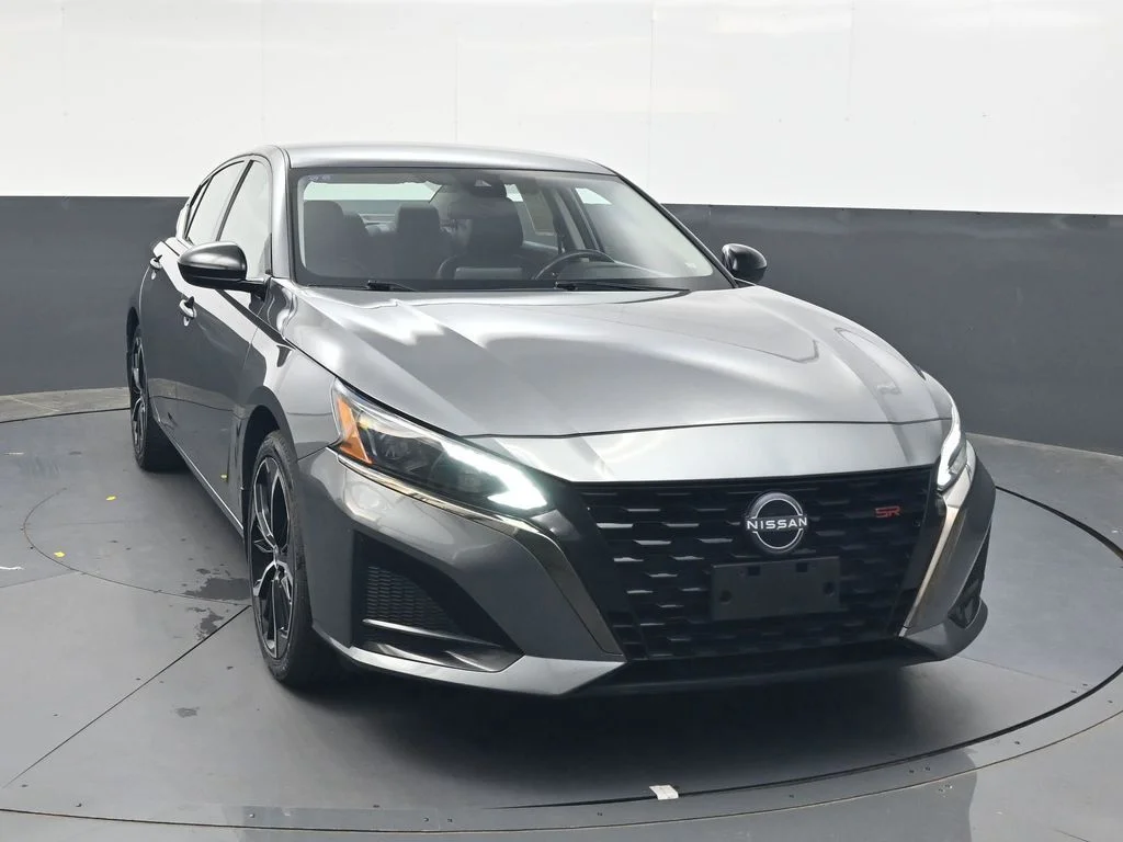 Used 2025 Gray Nissan 2.5 SR image 13