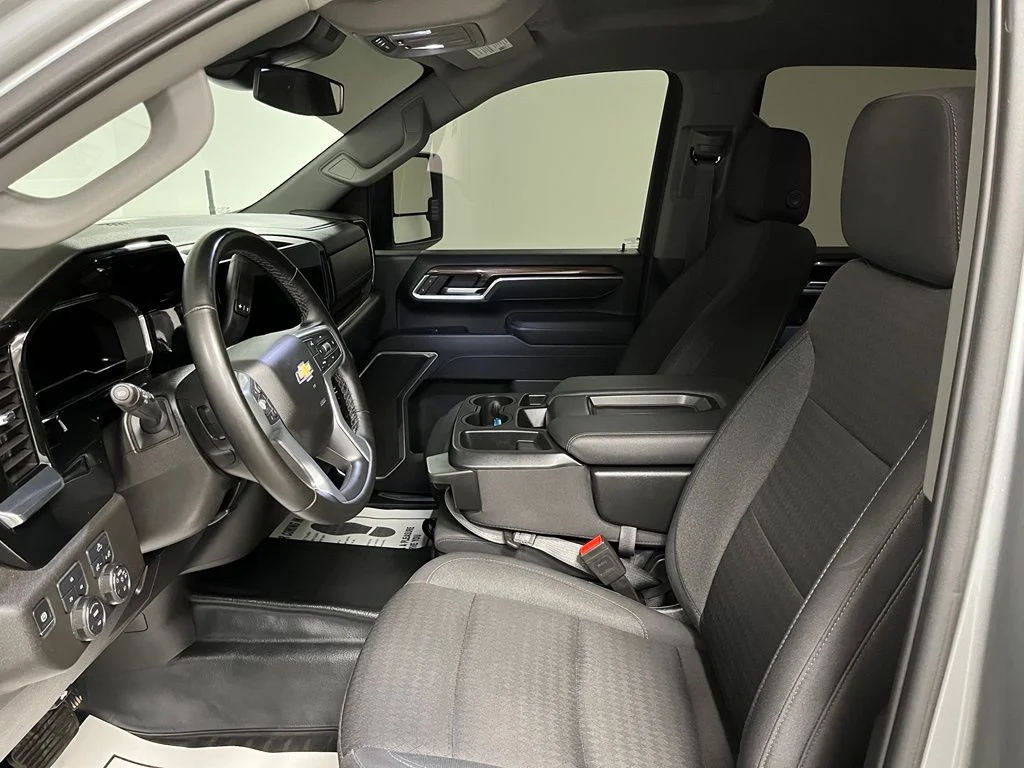 Used 2025 Gray Chevrolet LT image 21