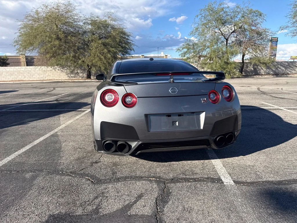 Used 2015 Gray Nissan Premium image 14