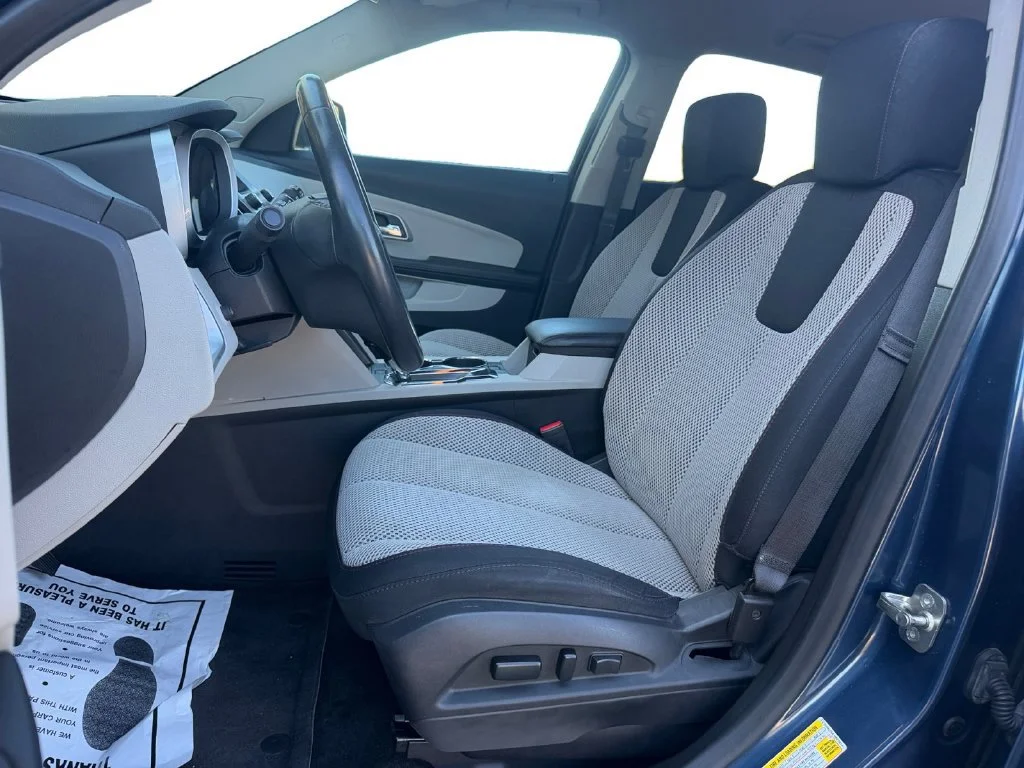 Used 2016 PATRIOT BLUE METALLIC Chevrolet LT image 24