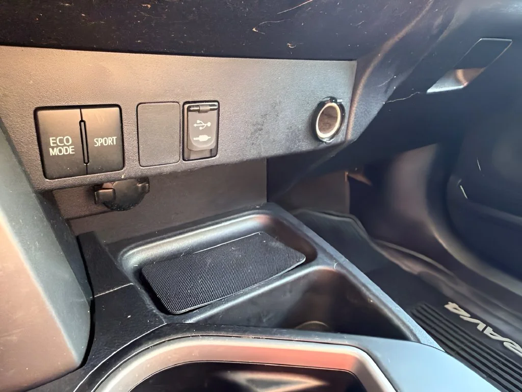 Used 2018 Super White Toyota LE image 24