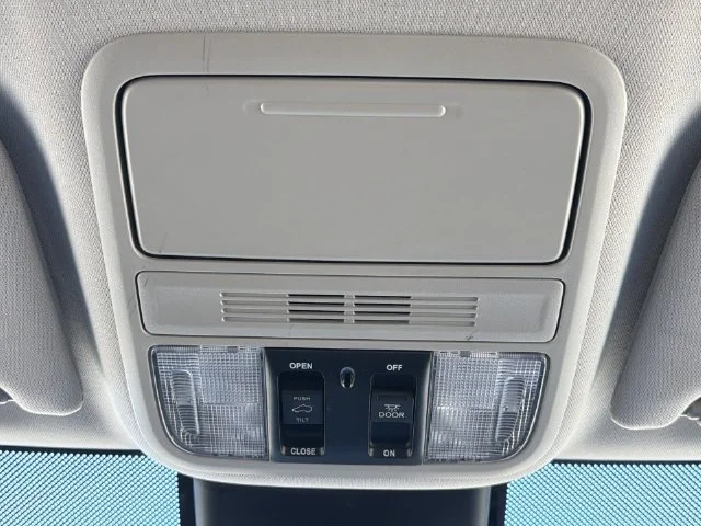 Used 2025  Honda EX-L image 30