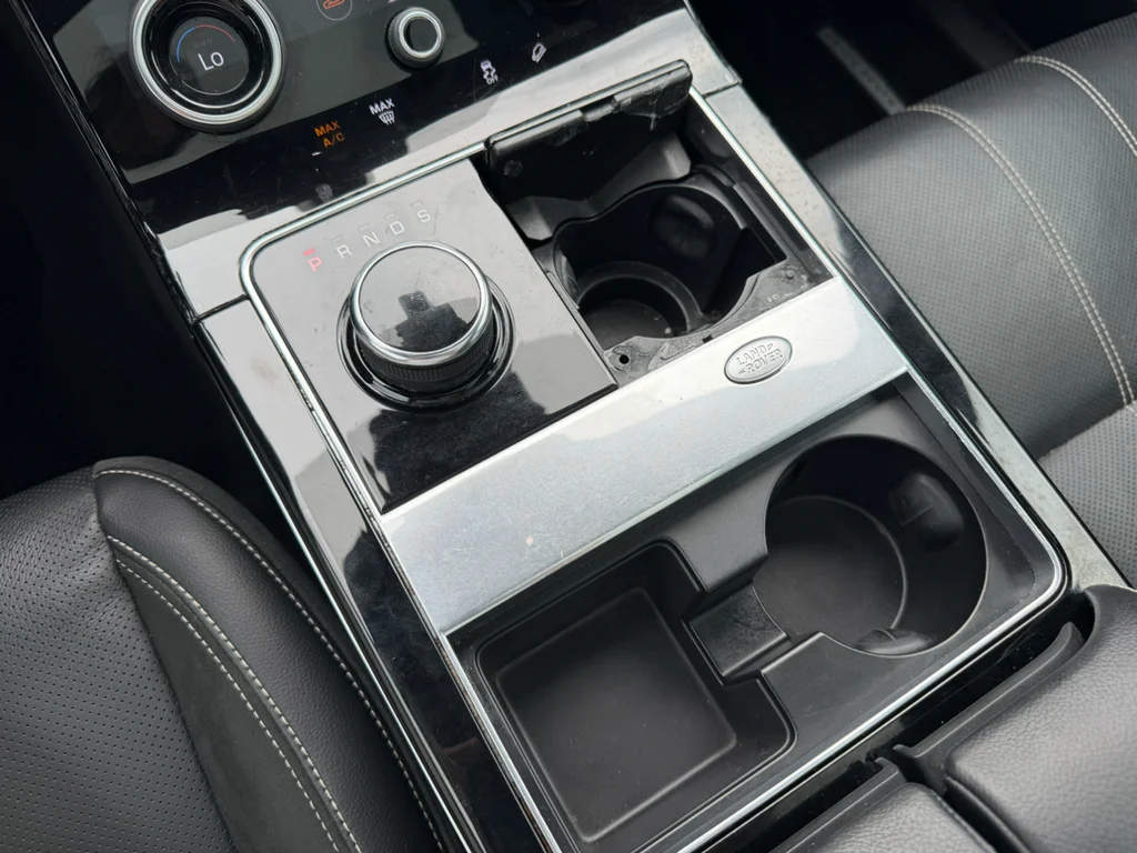 Used 2019 Corris Grey Metallic Land Rover R-Dynamic SE image 19