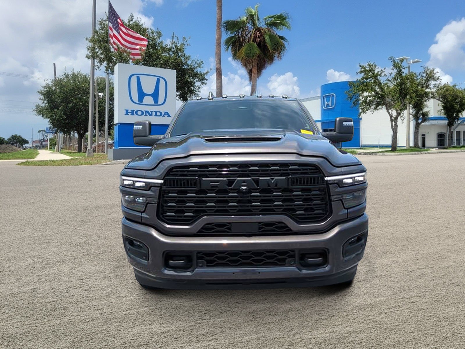 Used 2025 Granite Crystal Metallic Clearcoat Ram Limited image 4