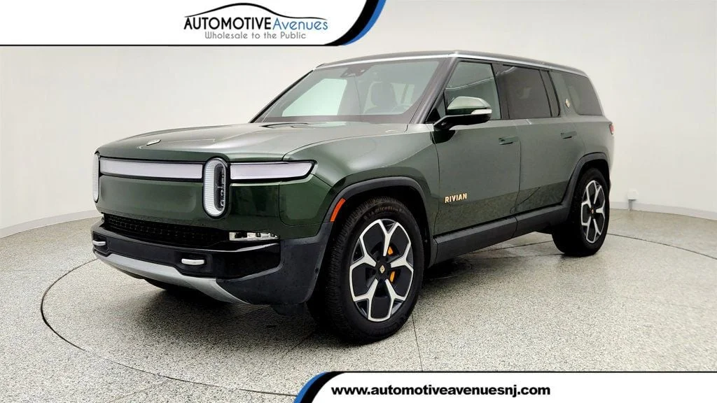2024 Rivian R1S Adventure Quad-Motor Large Pack's photo
