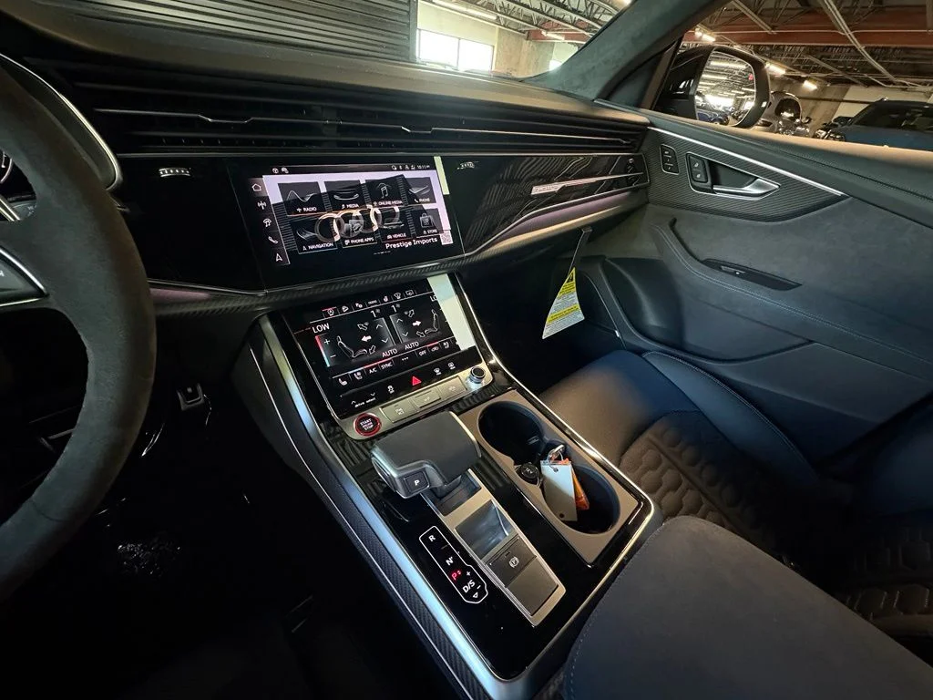 New 2027 Satellite Silver Metallic Audi 4.0T image 31