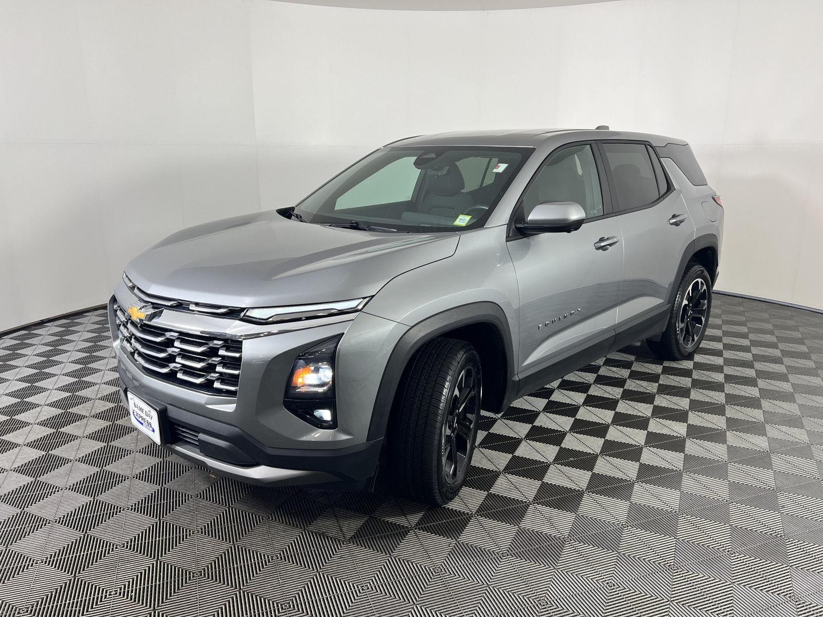 Used 2025 Sterling Gray Metallic Chevrolet AWD LT image 23