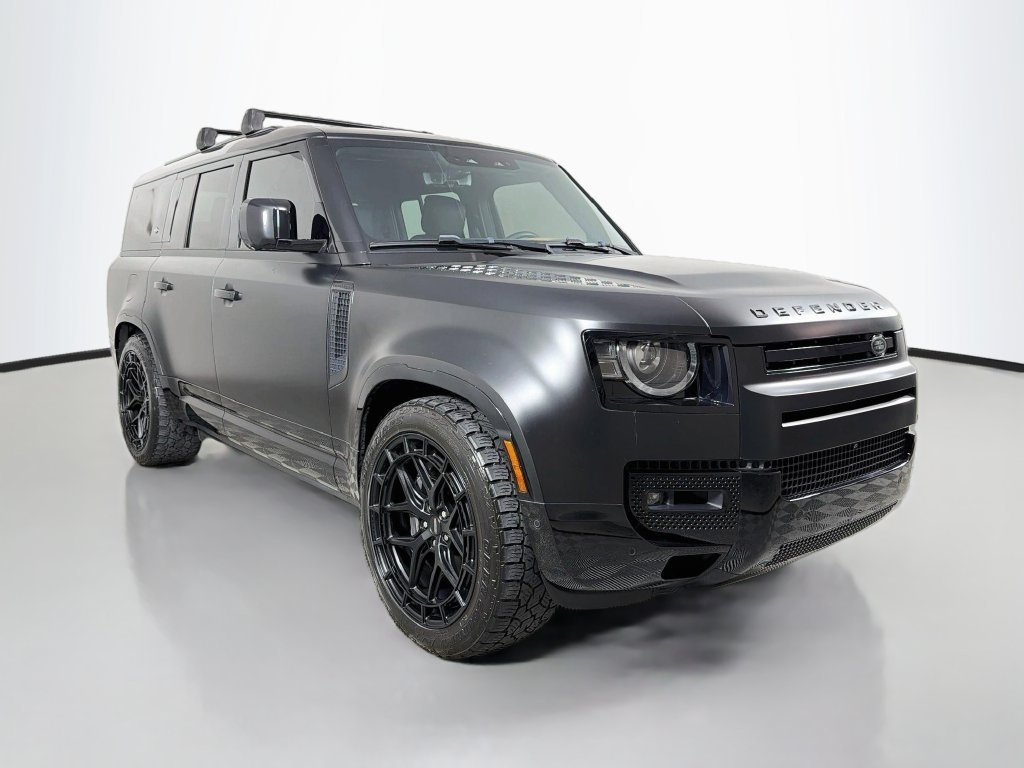 Certified Used 2024 Black Land Rover X-Dynamic SE image 3