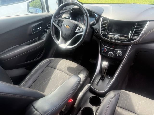 Used 2020 SUMMIT WHITE Chevrolet LT image 3