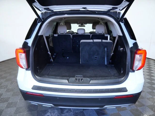 Used 2020 White Ford XLT image 10