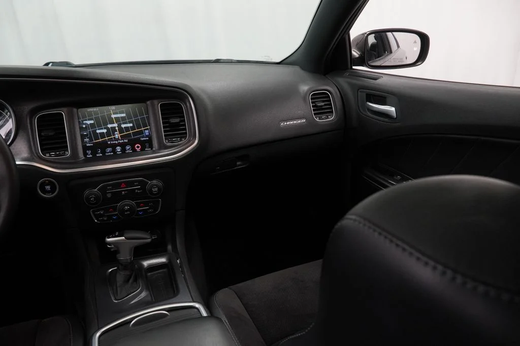 Used 2015 Black Dodge R/T image 28