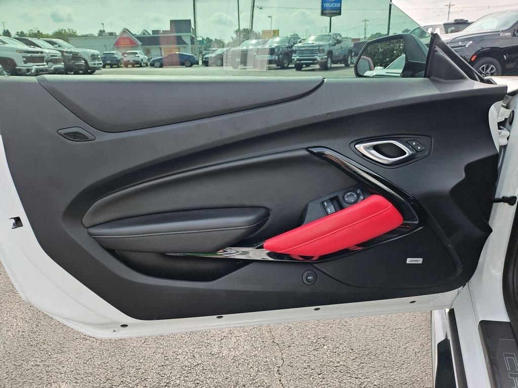 Used 2022 White Chevrolet LT1 image 12
