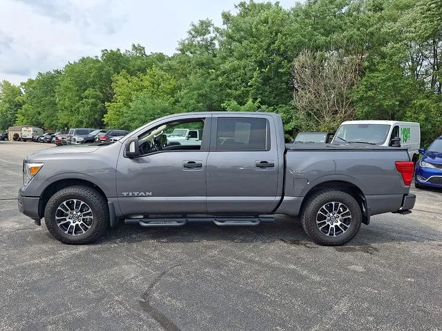 Used 2022 Gray Nissan SV image 5