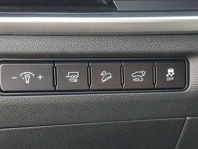 Used 2024 White Kia EX X-Line AWD image 25