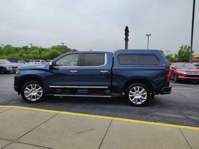 Used 2023 Blue Chevrolet High Country image 4