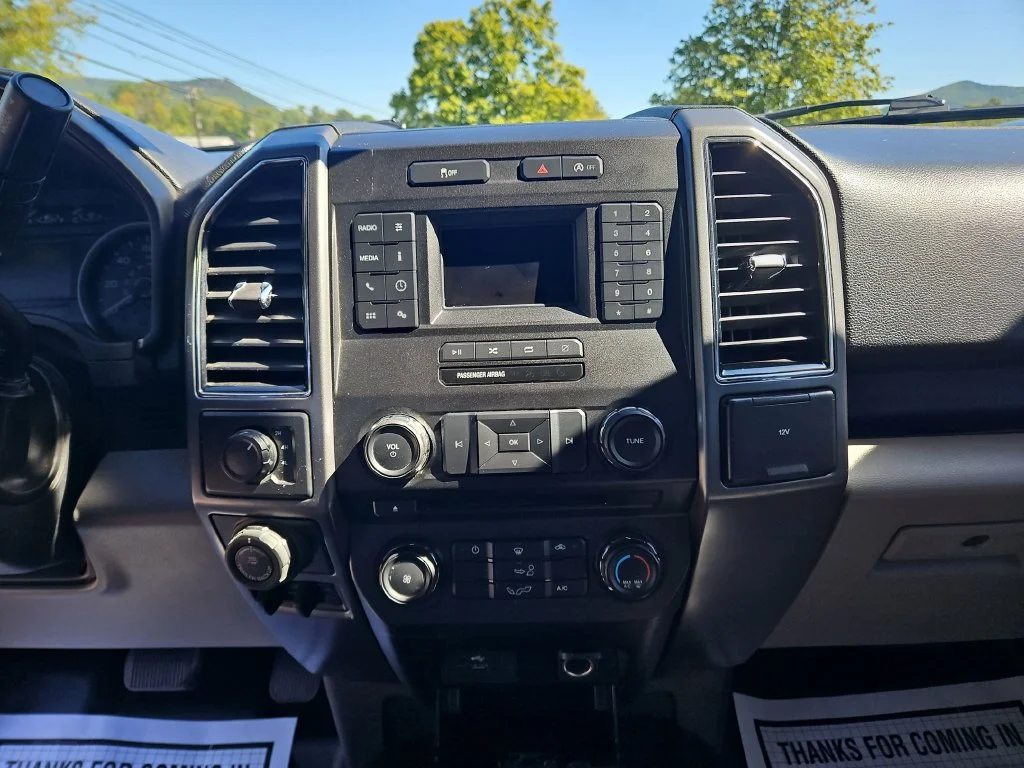 Used 2018 Ingot Silver Metallic Ford XLT image 19
