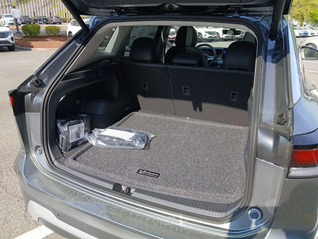 New 2026 Silver Volkswagen 2.0T SE image 22