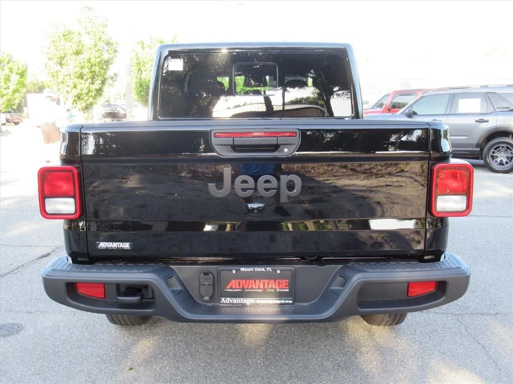 New 2026 Black Clear-Coat Exterior Paint Jeep Sport S image 6