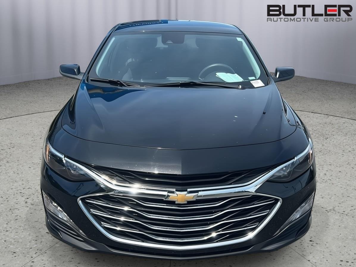 Used 2024 Mosaic Black Metallic Chevrolet LT image 9