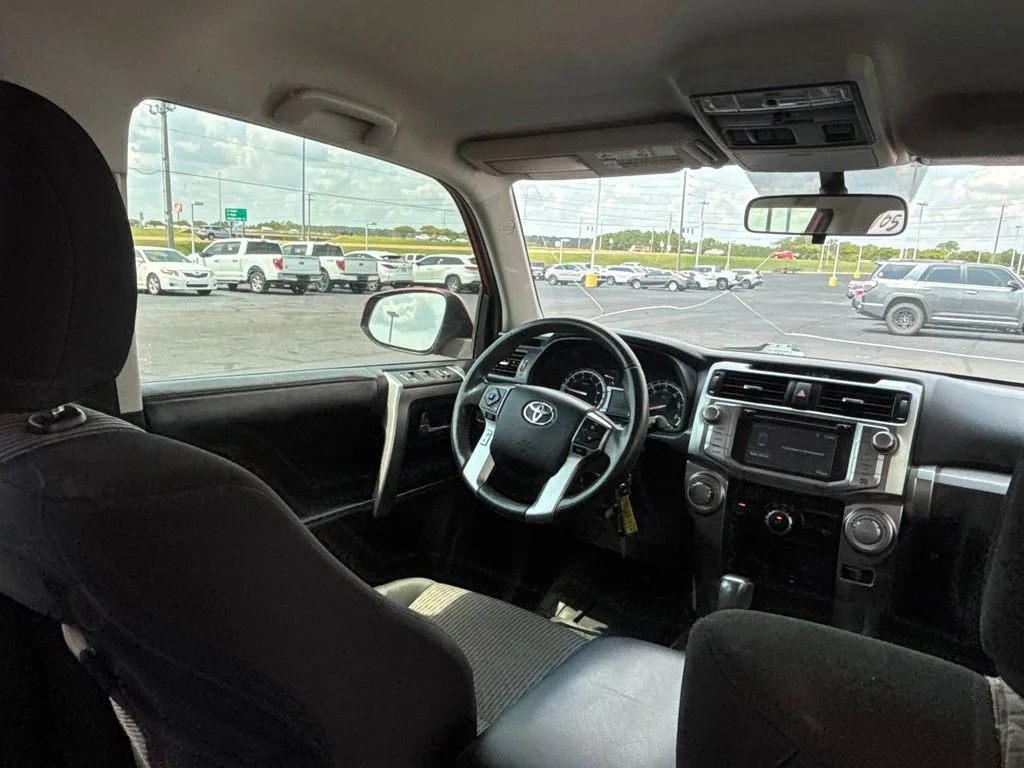 Used 2015 Red Toyota SR5 image 26