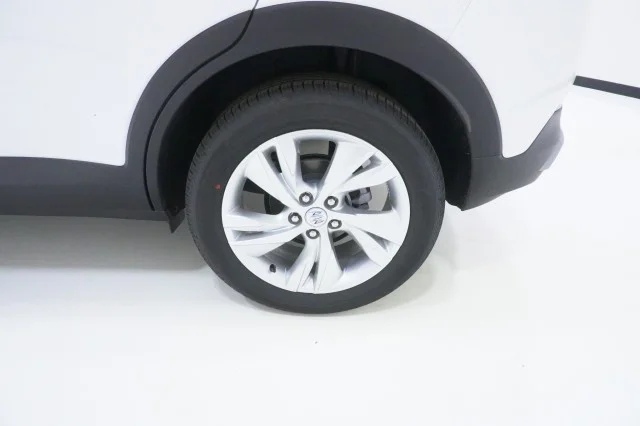 New 2026 Summit White Buick Preferred image 11