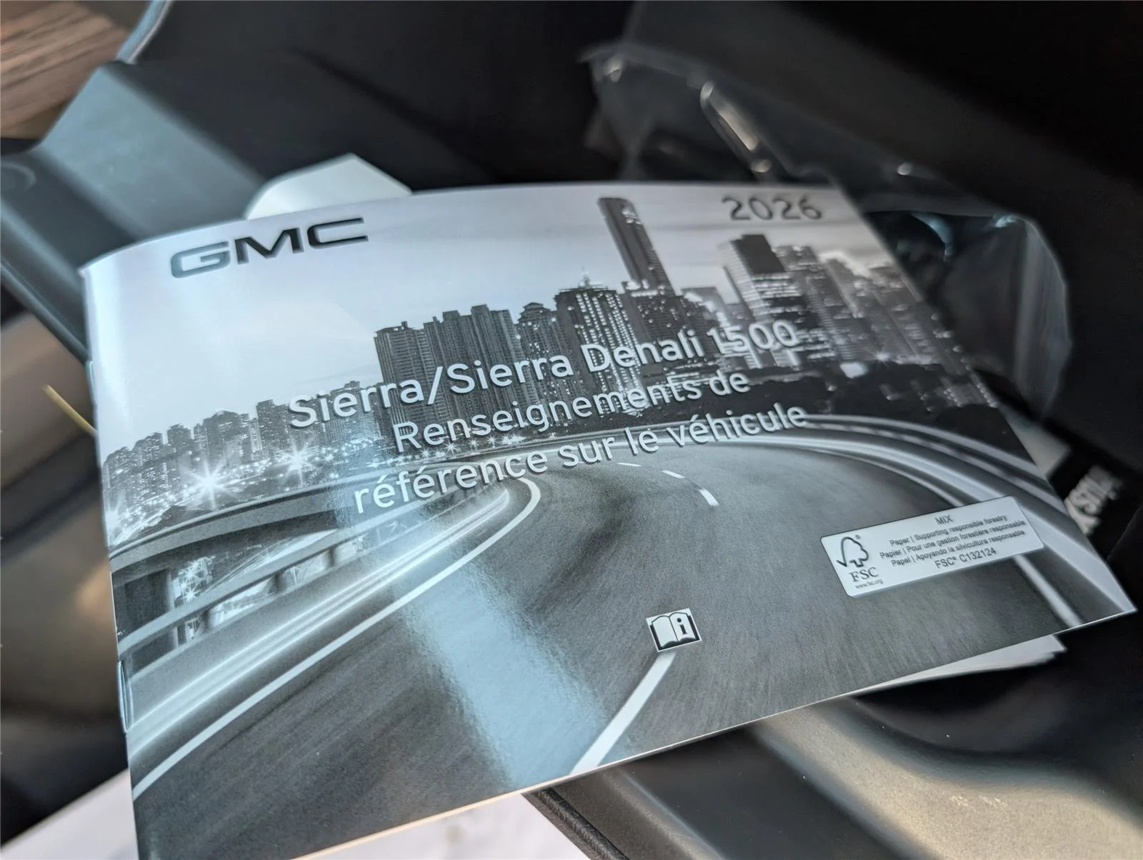 New 2026 Summit White GMC SLT image 26