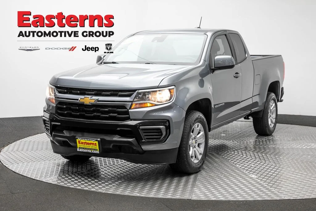 Used 2021 Gray Chevrolet LT image 1