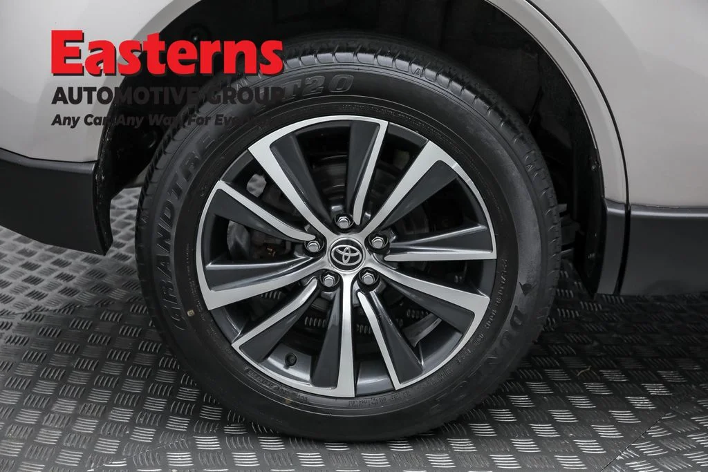 Used 2022 Gray Toyota LE image 29