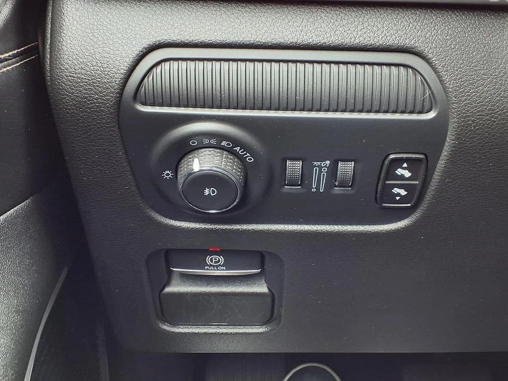 Certified Used 2024 White Jeep Series II image 17