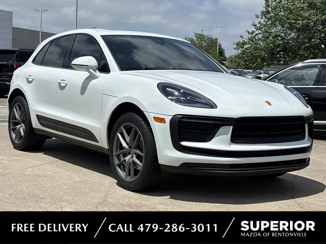 2022 Porsche Macan Base