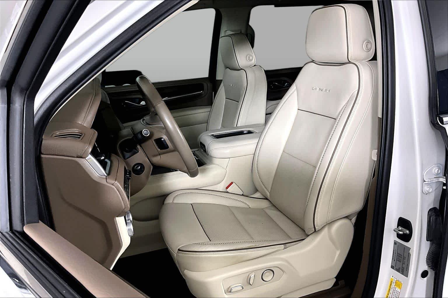 Used 2021 White Frost Tricoat GMC Denali image 8