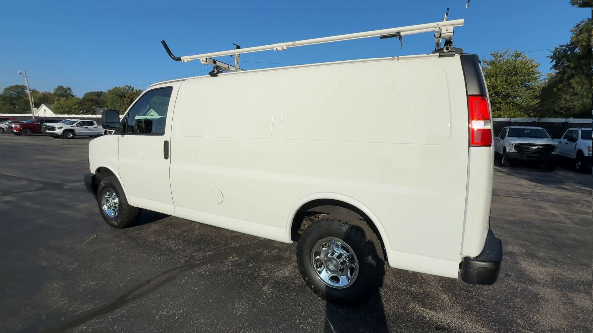 2022 Chevrolet Express Cargo Work Van - Photo 6