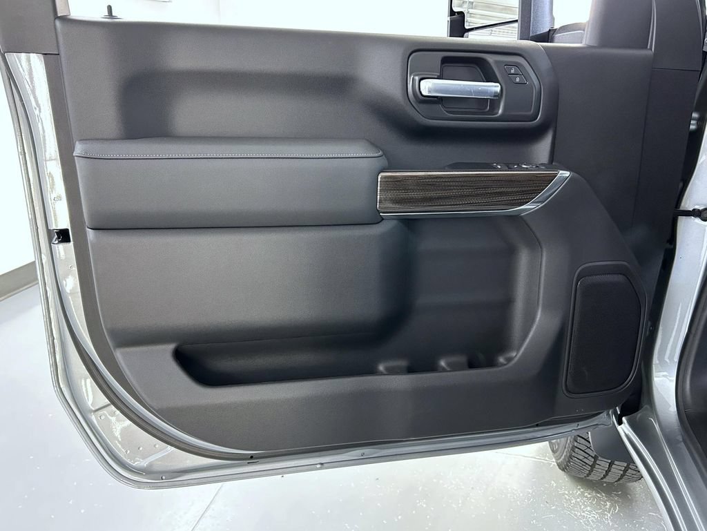 New 2026 Sterling Gray Metallic Chevrolet LT image 9