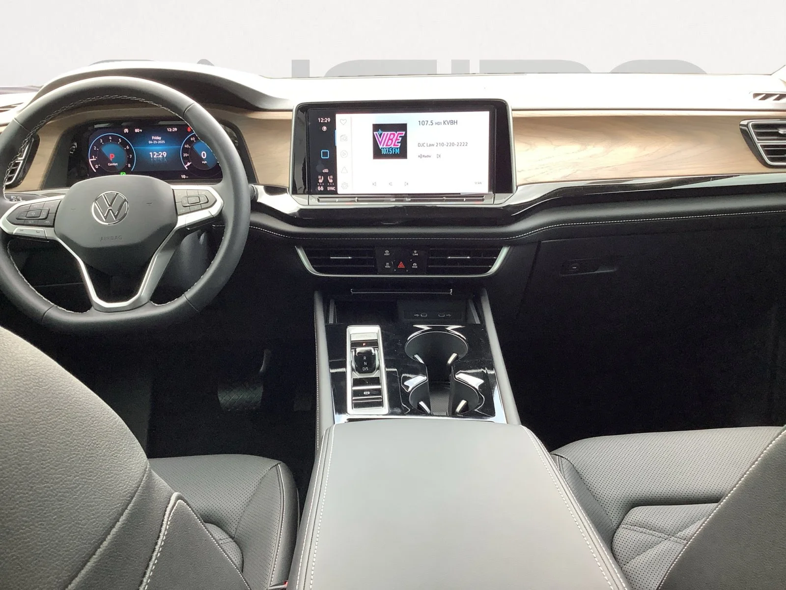 New 2025 Silver Mist Metallic Volkswagen 2.0T SE w/Technology image 13
