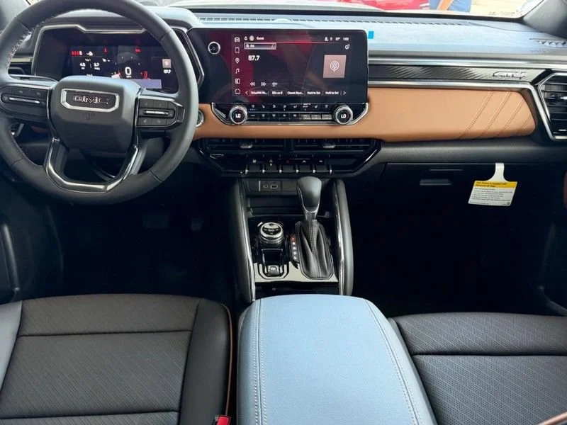 2026 GMC Canyon AT4 - Photo 8