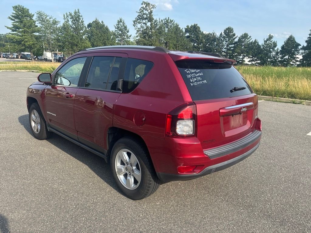 Used 2016 Red Jeep Latitude image 5